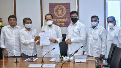 Photo of अहमदनगर डीसीसीबी और जी एस महानगर बैंक ने दिया सीएम फंड में दान
