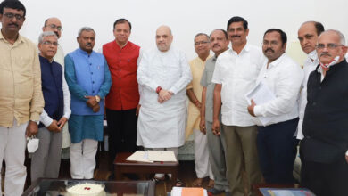 Photo of कर्नाटक के सहकारी नेताओं की शाह से मुलाकात