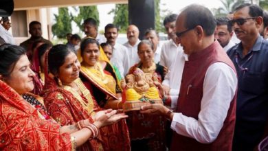 Photo of चौहान ने ‘लखपति दीदियों’ को बताया ग्रामीण प्रगति का आधार