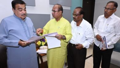Photo of लोनारे ने मछुआरों के मुद्दों पर चर्चा के लिए गडकरी से की मुलाकात