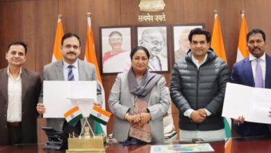 Photo of रेखा की मौजूदगी में भारत टैक्सी और डीटीटीडीसी के बीच एमओयू पर हस्ताक्षर