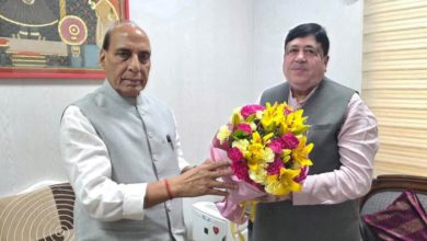 Photo of संघानी ने राजनाथ सिंह को सहकारिता क्षेत्र की पहलों से कराया अवगत