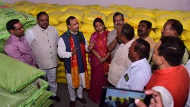 Photo of यूपी मंत्री राठौर ने शाहजहांपुर में पैक्स का किया निरीक्षण